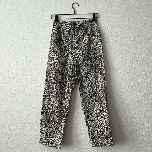 Urban Outfitters Pants - Urban Outfitters Jace Poplin Zip-Front Pant Leopard Animal Print Size Small